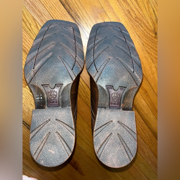 NEW, ARIAT MIDTOWN RAMBLER BOOTS STILL IN BOX ~ NEVER WORN SIZE 10.5 - Picture 5 of 8